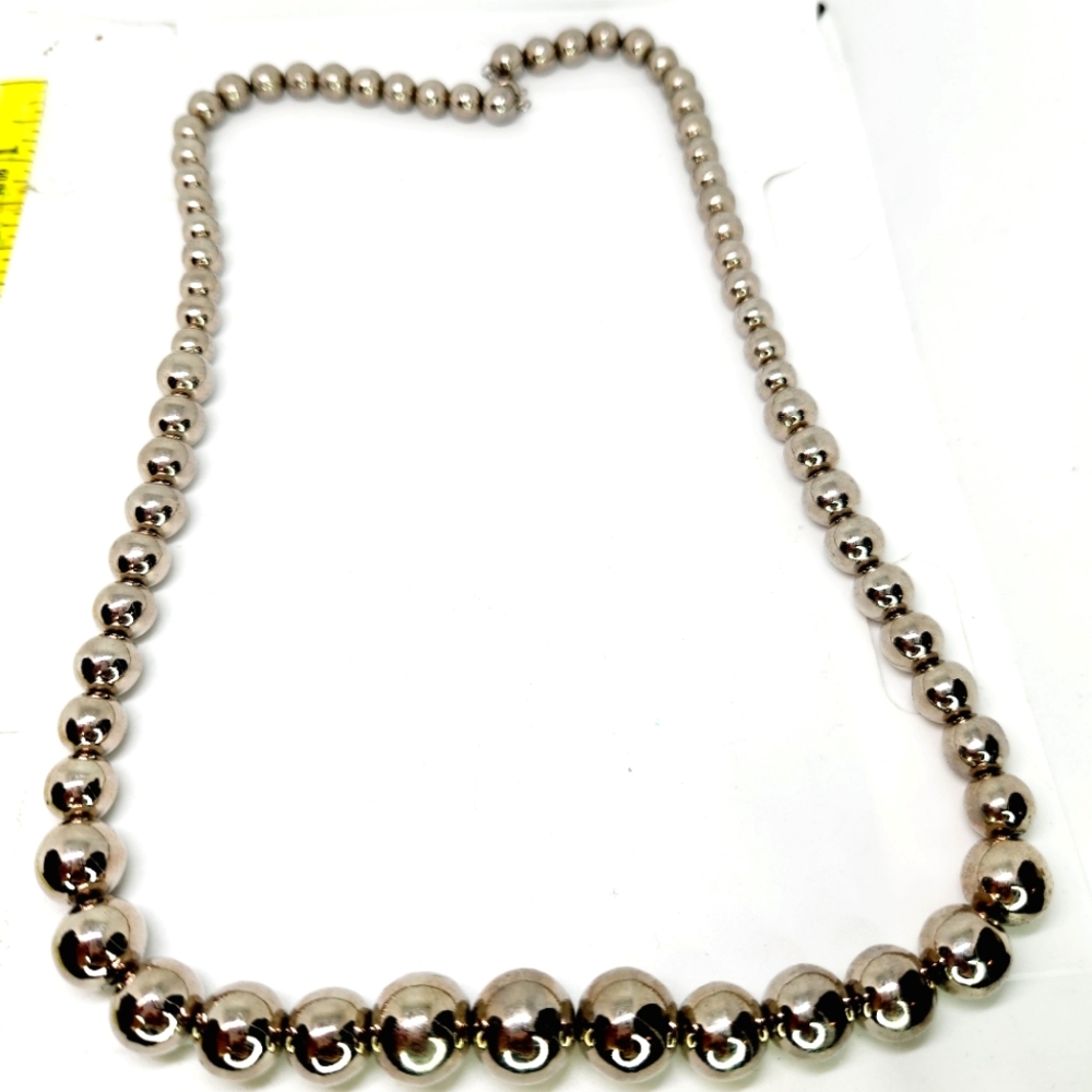Vintage Korea Single Strand Silver Tone Pearl Bead Graduated Necklace Statement